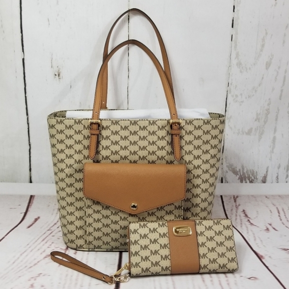 MICHAEL KORS Jet Set LG Pkt Tote w/Matching Wallet - Picture 1 of 8